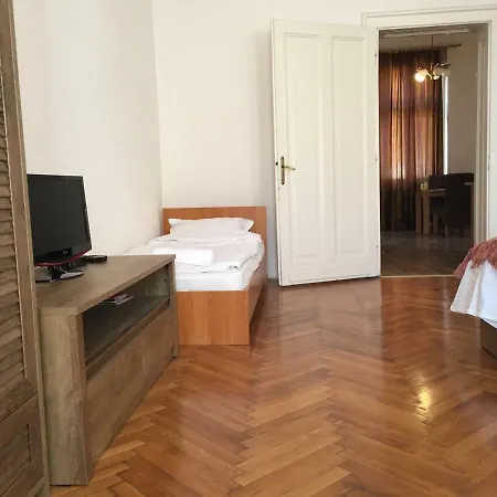 Strada Iuliu Maniu Apartment *